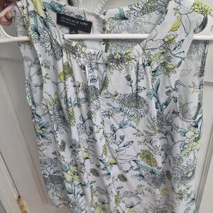 💚5/$20💚Jones New York Women's Floral Blouse - White and Yellow
